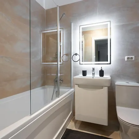 Spacious 907 B3 Apartment *